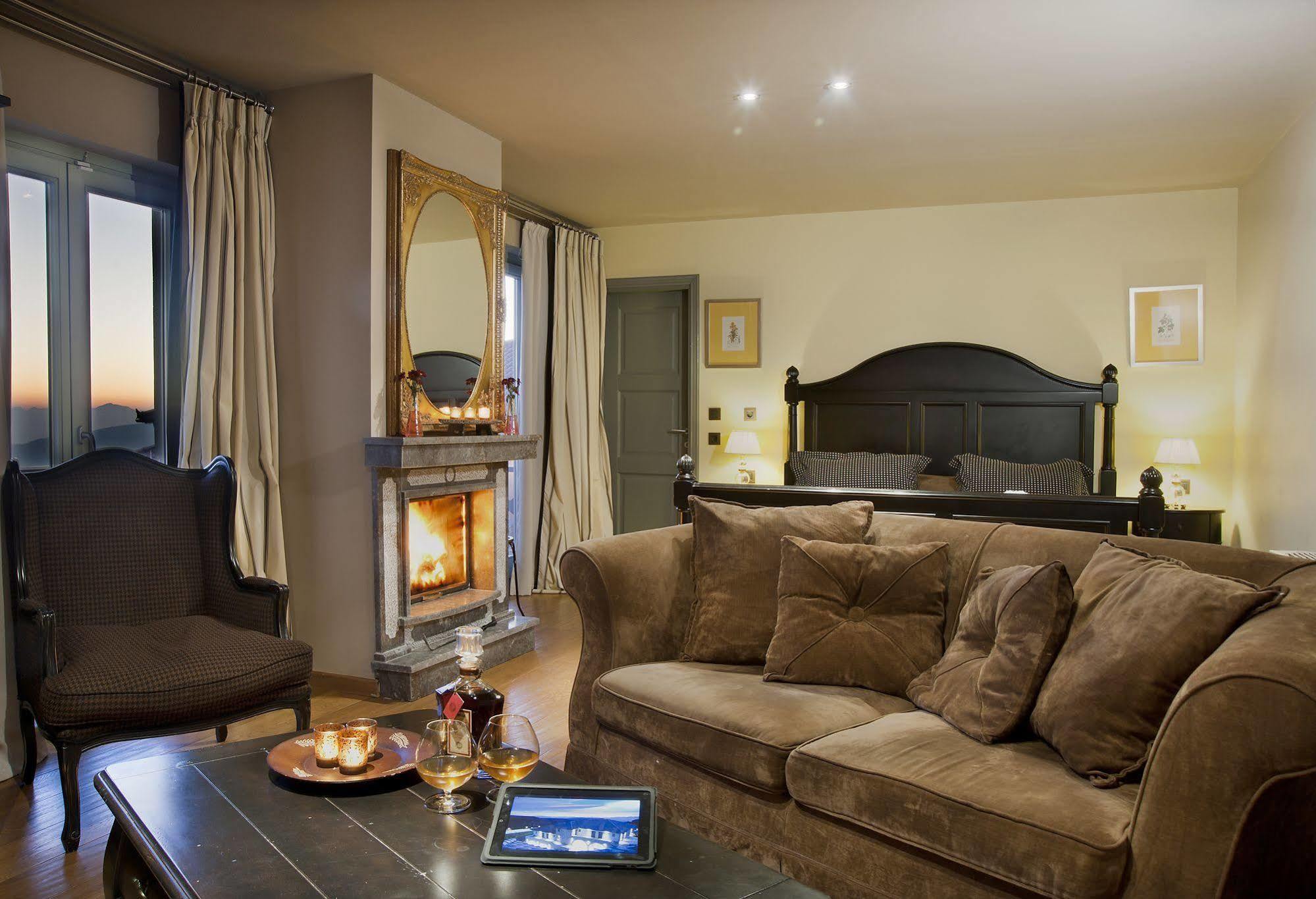 Aegli Arachova Hotell Exteriör bild